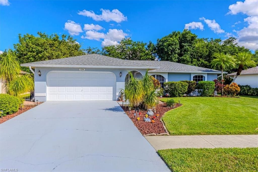 Photo of 124 Versailles CIR, NAPLES, FL 34112 (MLS # 226015380)