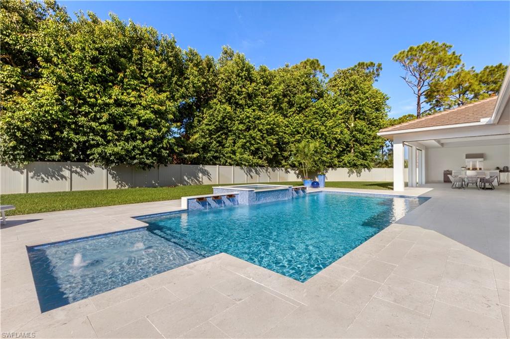 PINE RIDGE - Residential