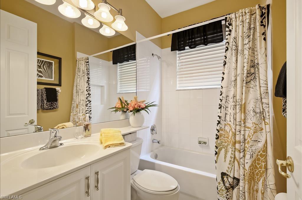 SATURNIA LAKES - Residential