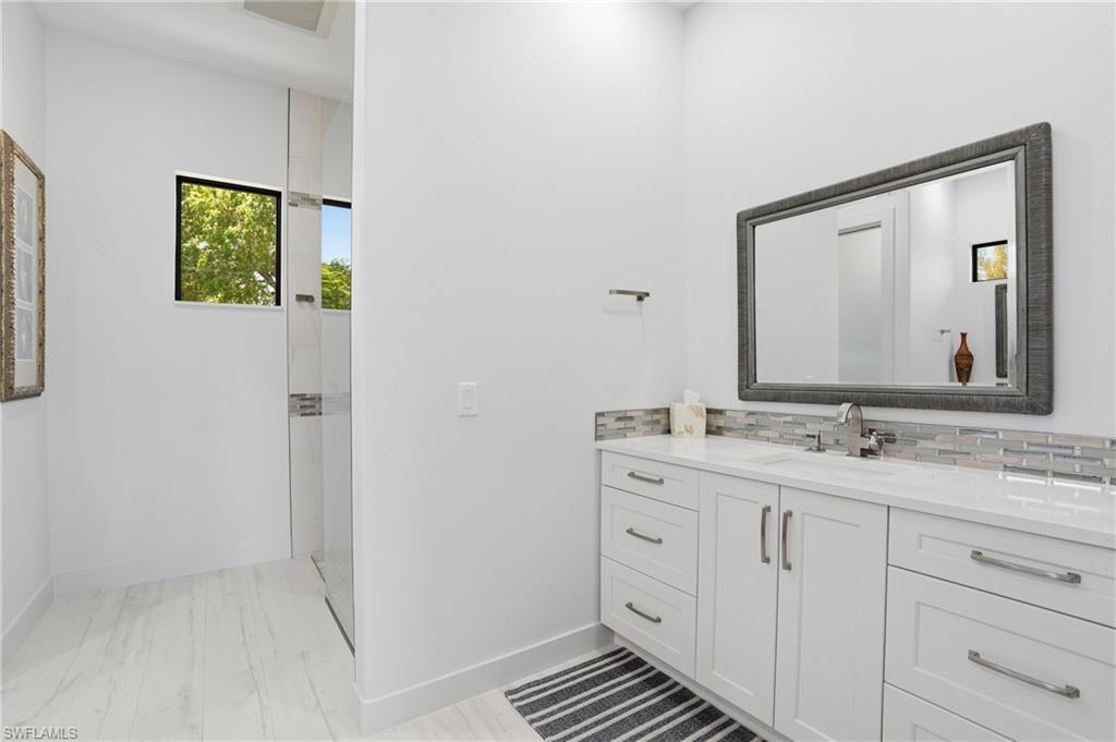 THE CAYS - Residential