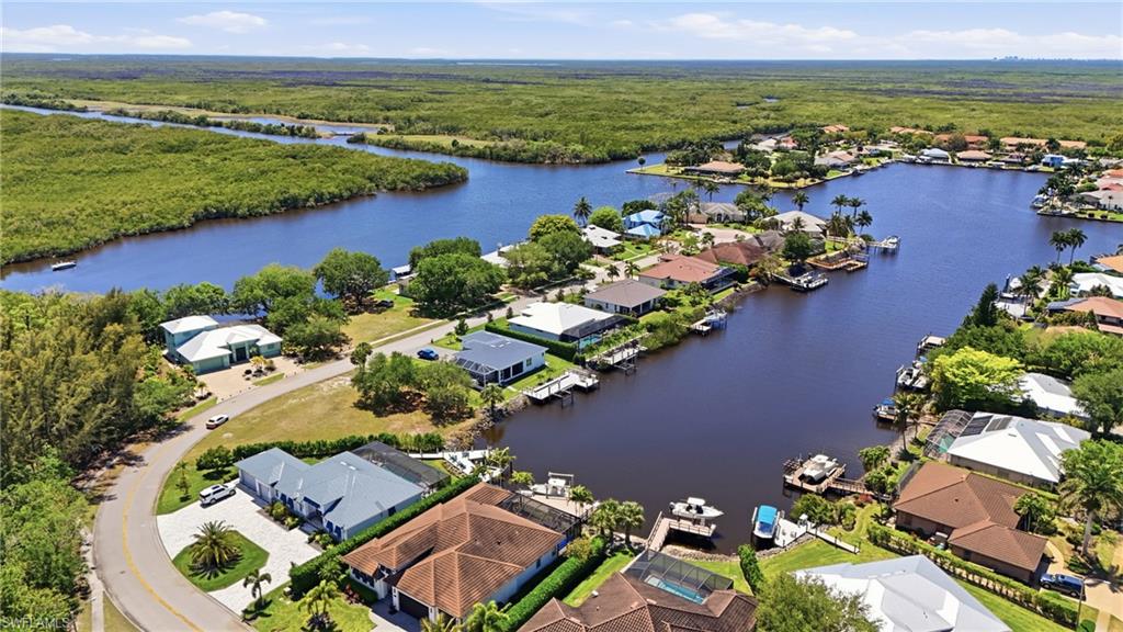 THE CAYS - Residential