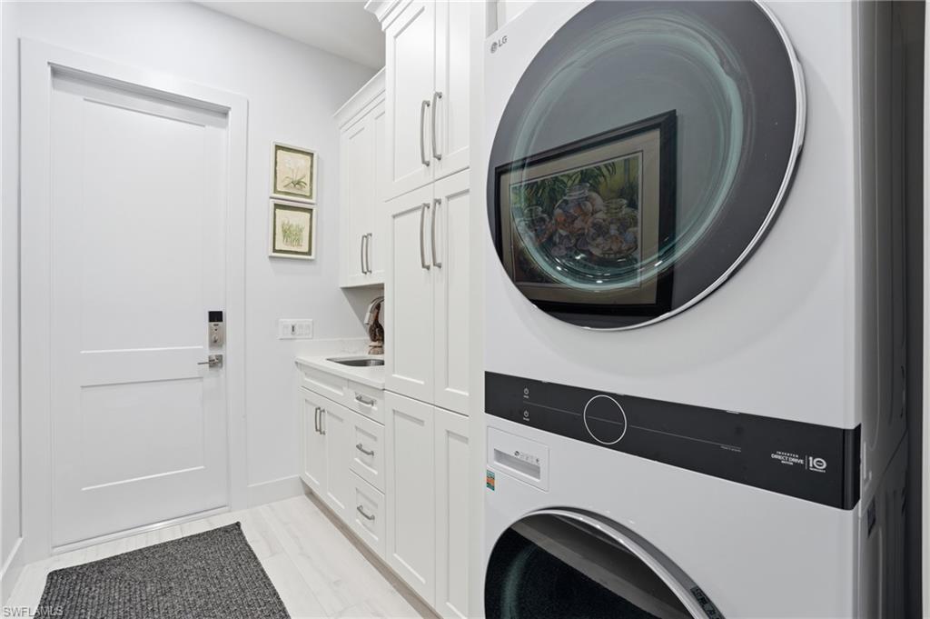 THE CAYS - Residential