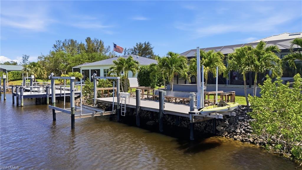 THE CAYS - Residential