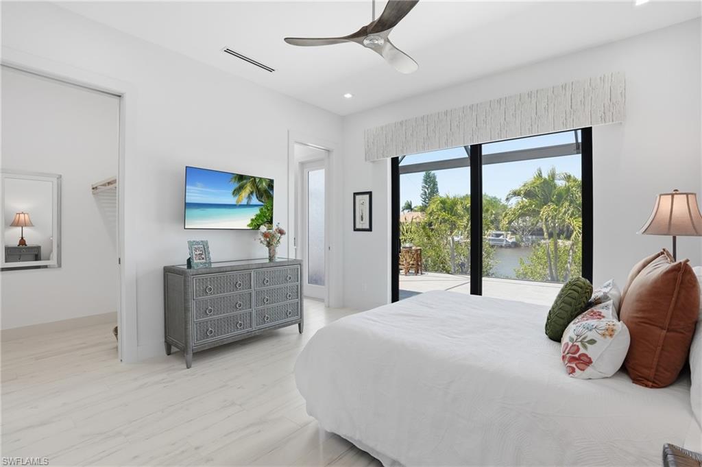 THE CAYS - Residential