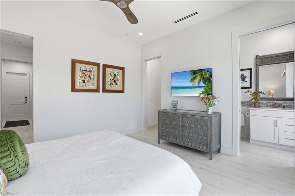 THE CAYS - Residential