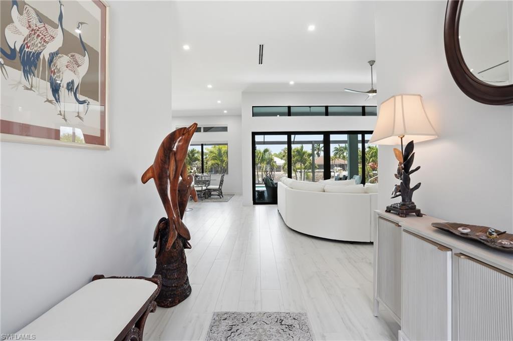 THE CAYS - Residential