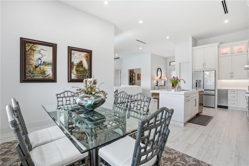 THE CAYS - Residential