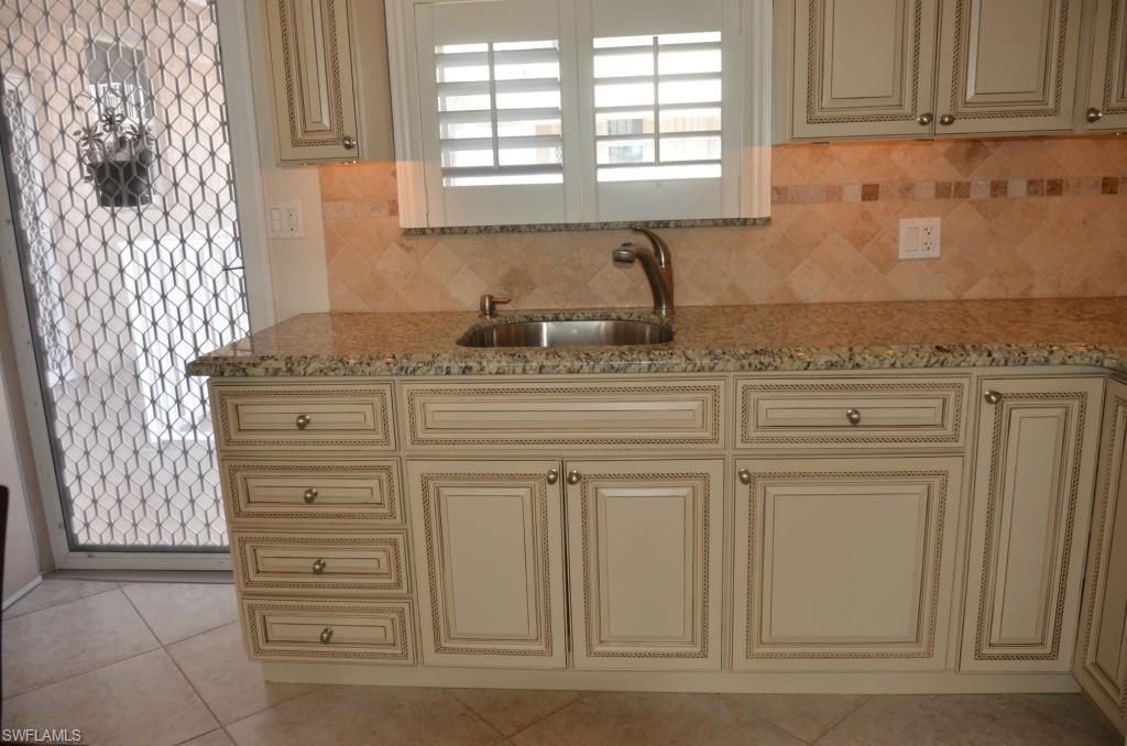 BEACH AND TENNIS CLUB - Residential