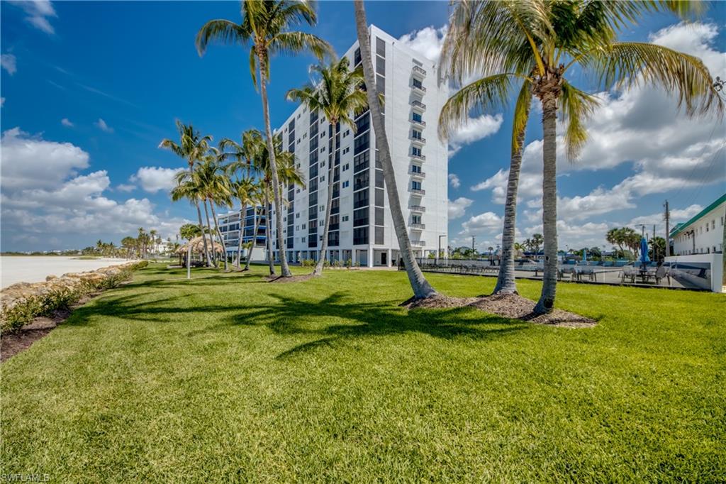 SUNSET CONDO - Residential