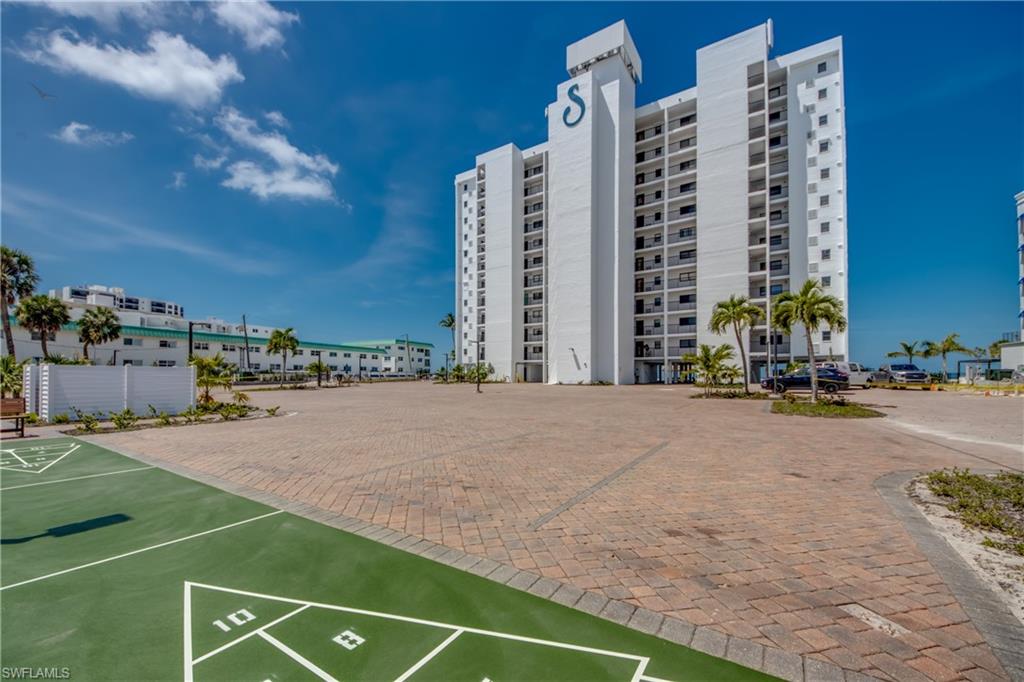 SUNSET CONDO - Residential