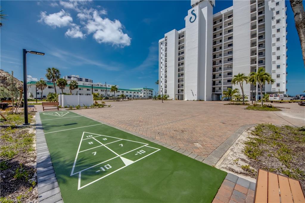 SUNSET CONDO - Residential