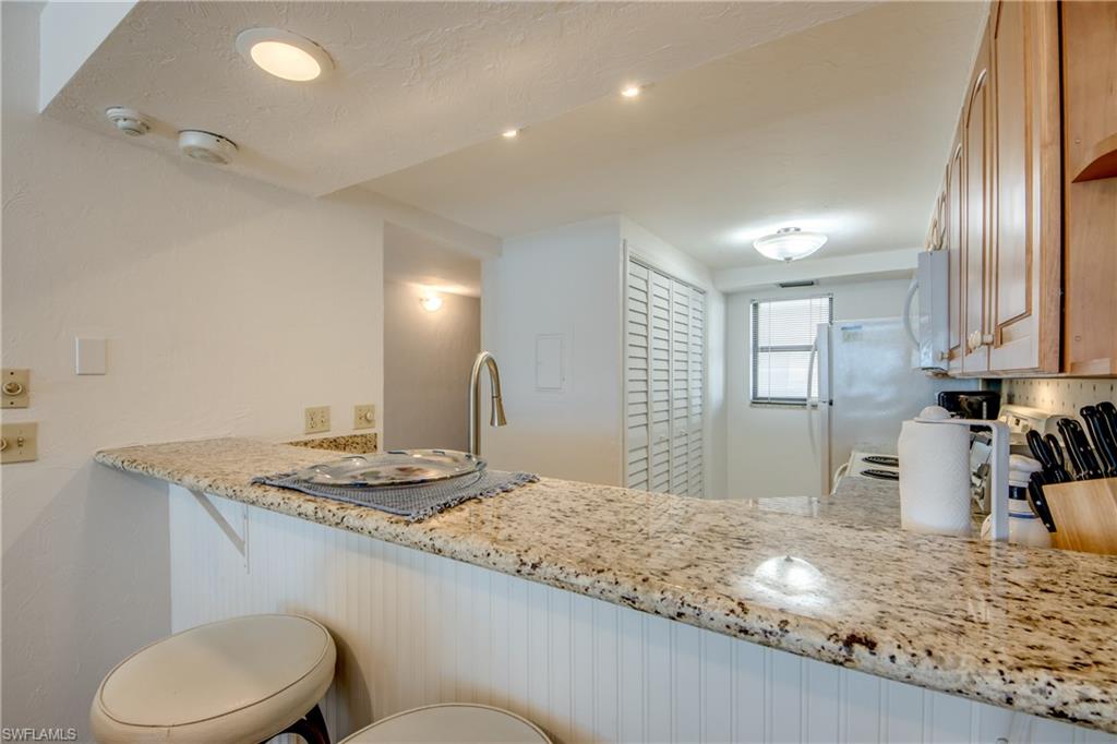 SUNSET CONDO - Residential