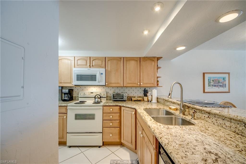 SUNSET CONDO - Residential