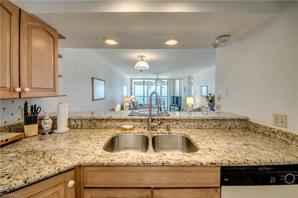 SUNSET CONDO - Residential
