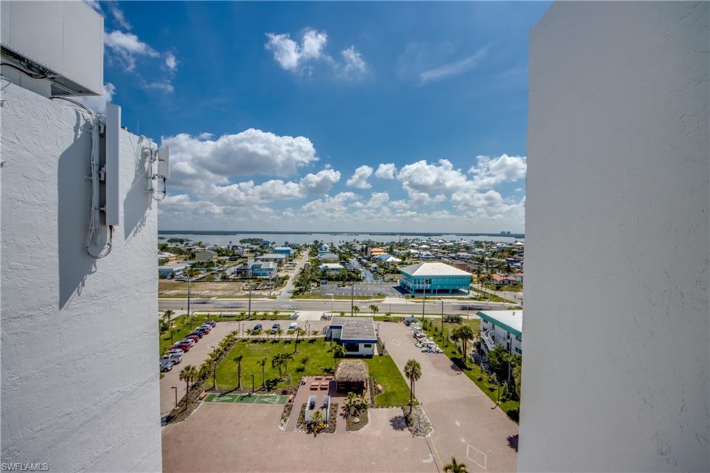 SUNSET CONDO - Residential