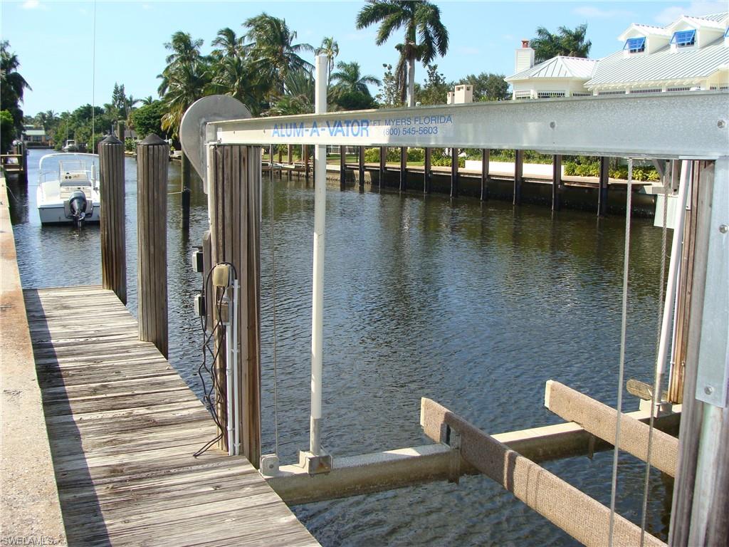 AQUALANE SHORES - Residential