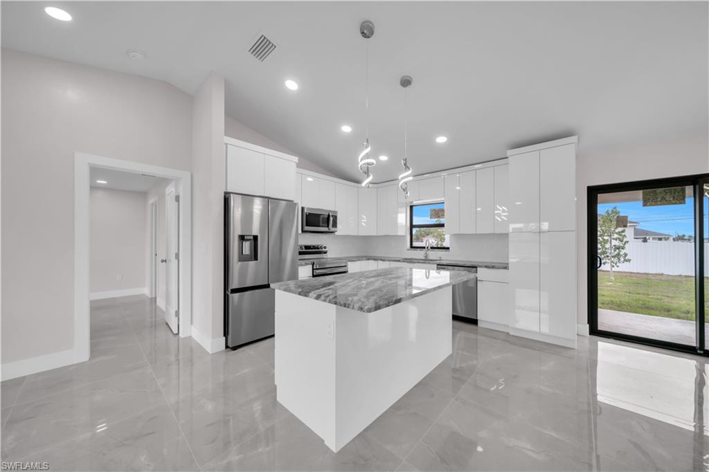 CAPE CORAL - Residential