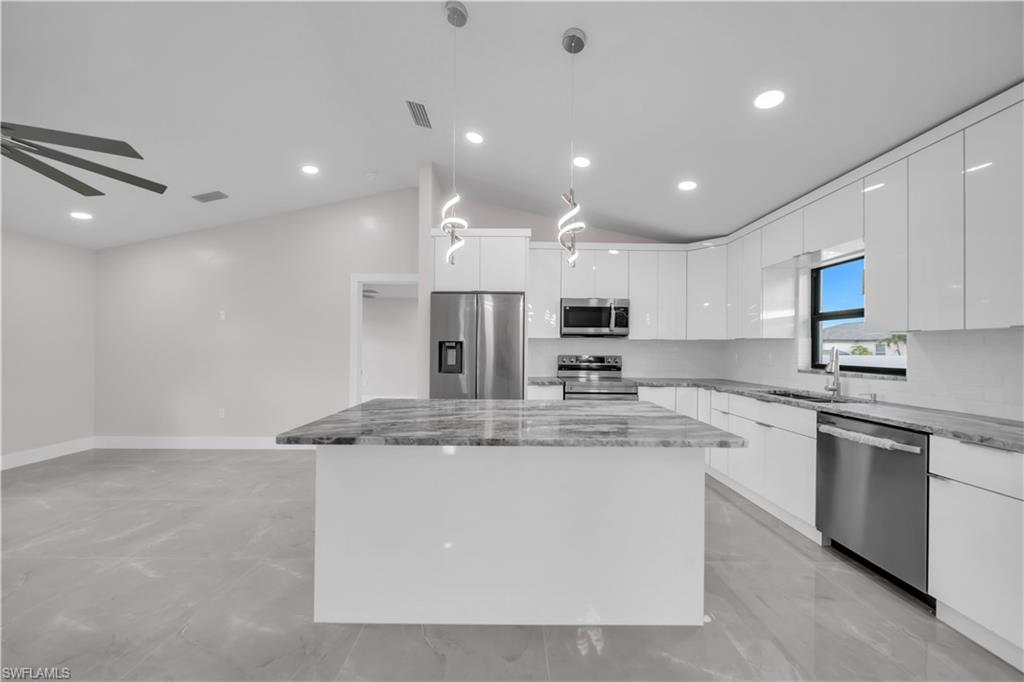 CAPE CORAL - Residential