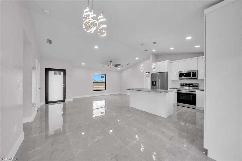 CAPE CORAL - Residential