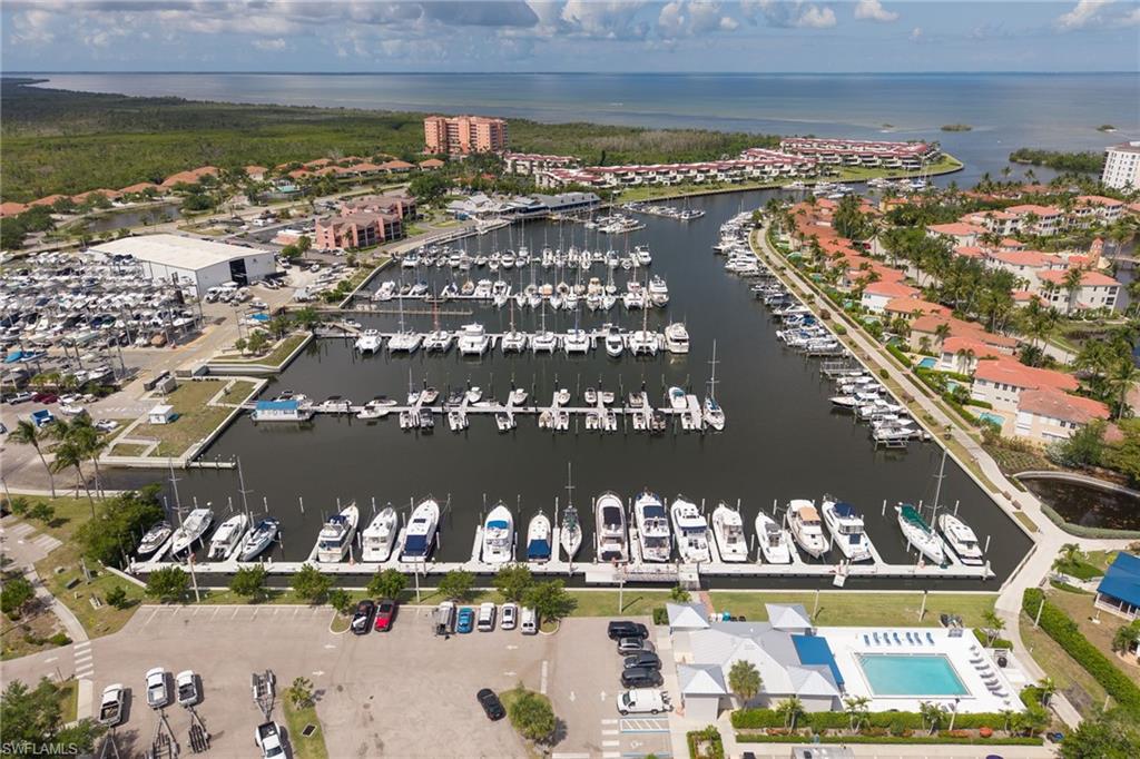 COMMODORE CLUB - Residential
