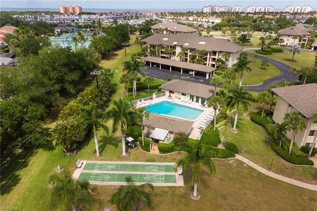 COMMODORE CLUB - Residential