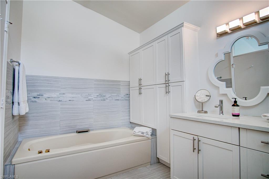 EMERALD LAKES - Residential Lease