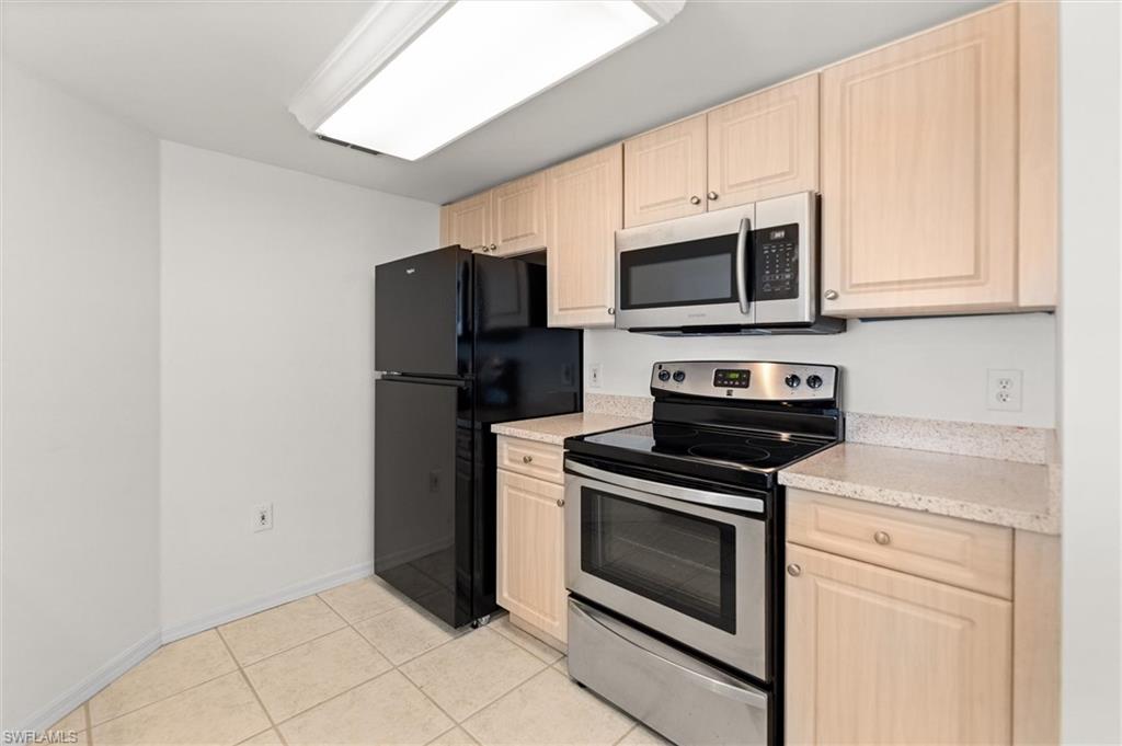 FOUR MILE COVE - Residential