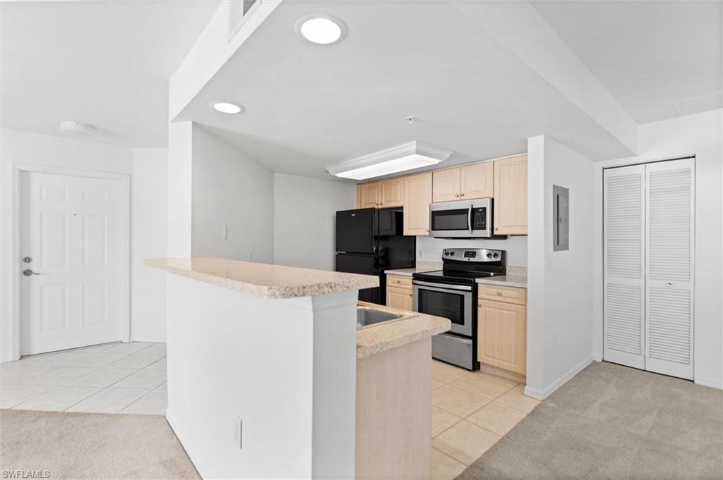 FOUR MILE COVE - Residential