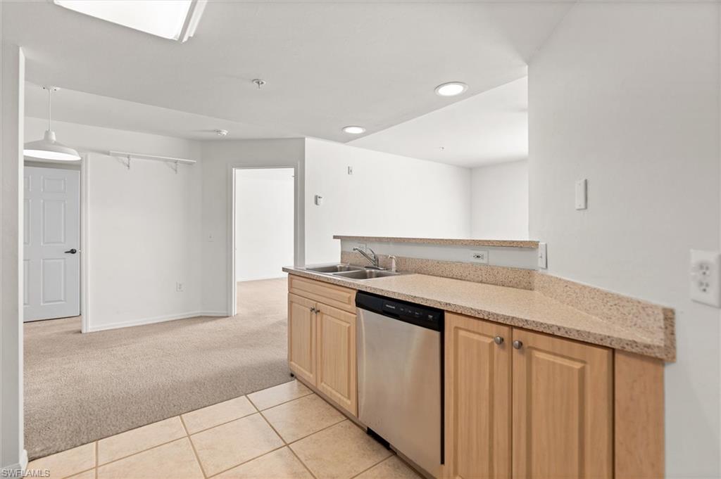 FOUR MILE COVE - Residential