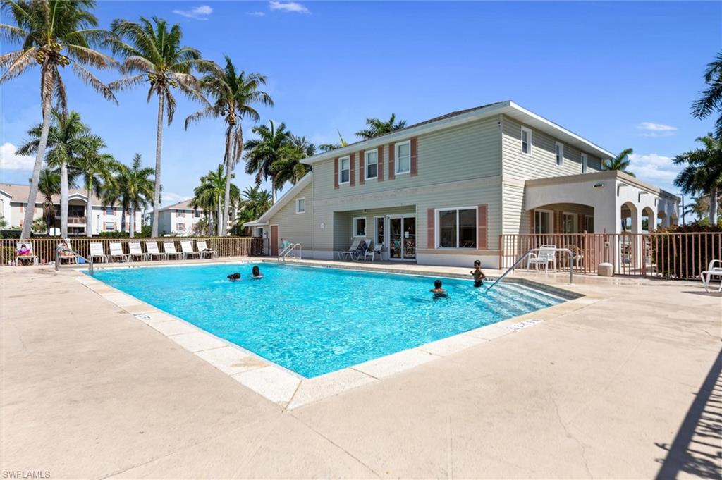 FOUR MILE COVE - Residential