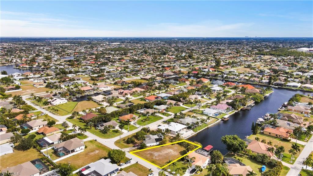 CAPE CORAL - Land