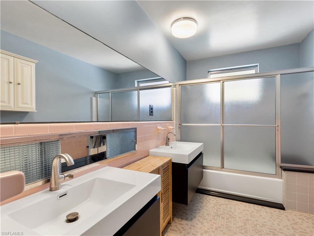 YORK MANOR - Residential