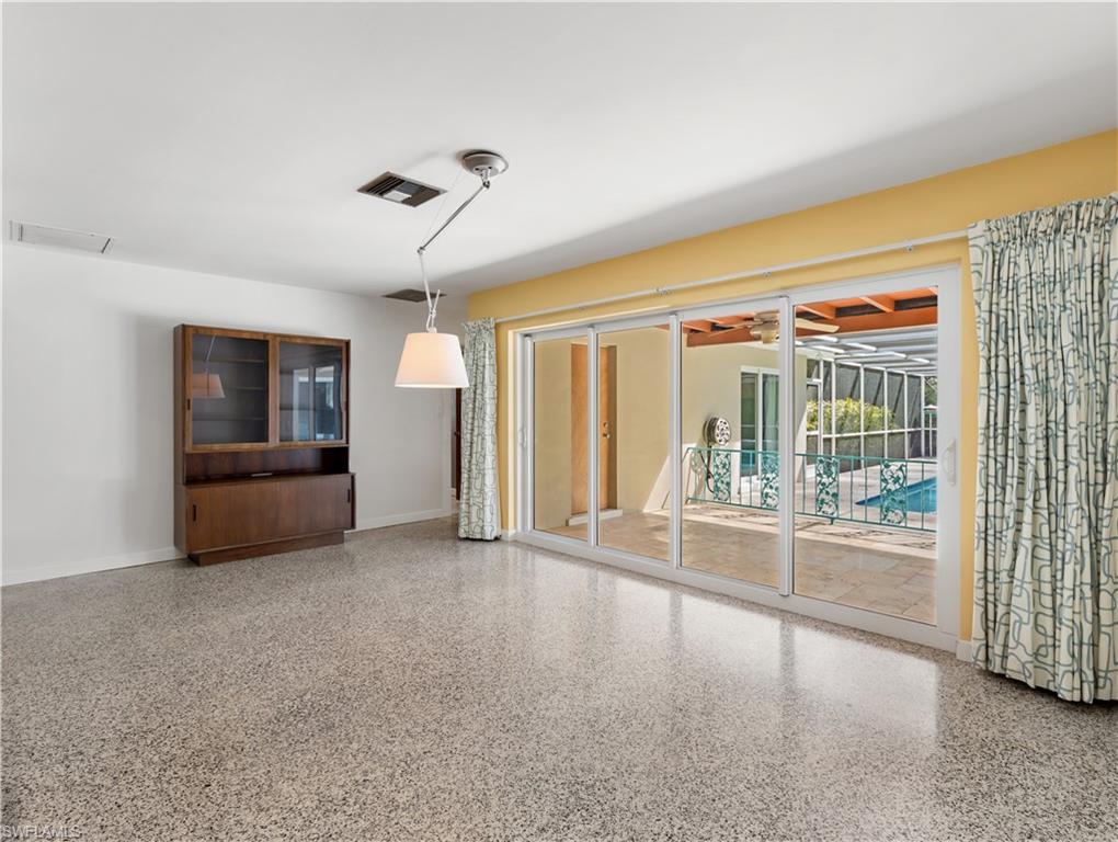 YORK MANOR - Residential