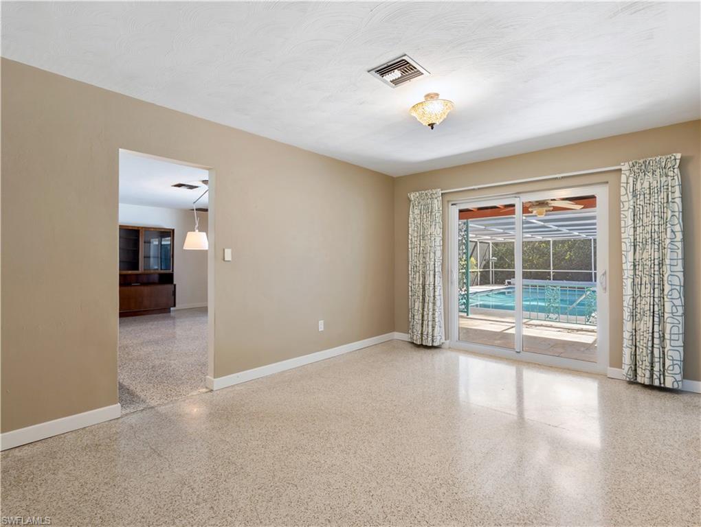 YORK MANOR - Residential