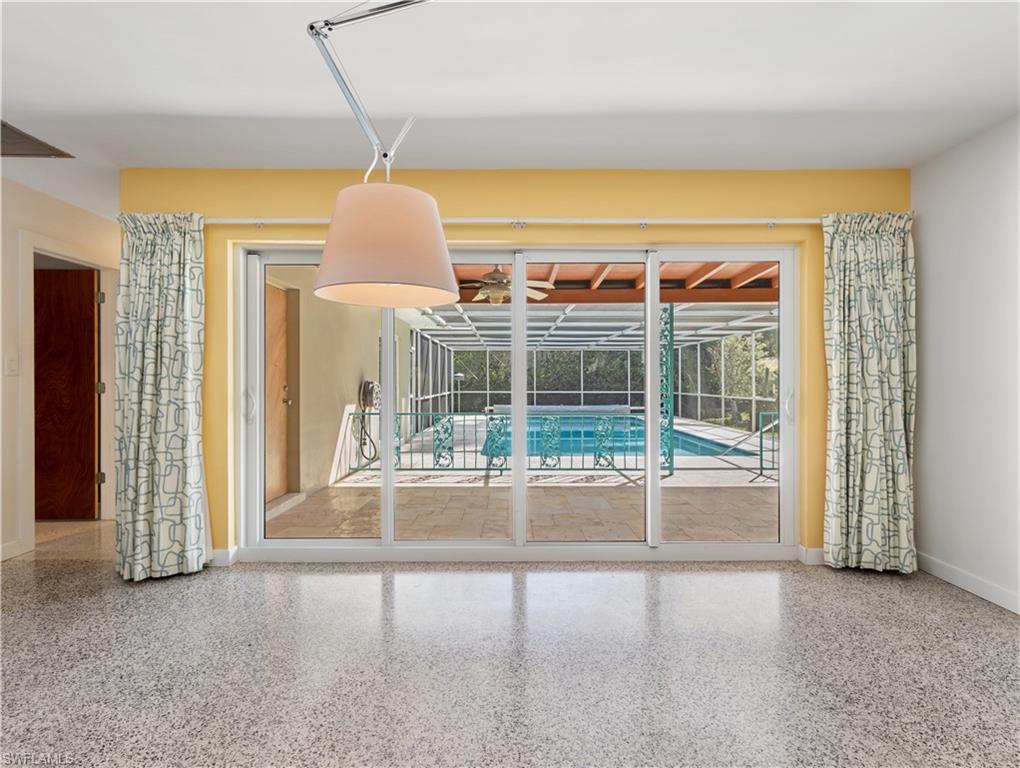 YORK MANOR - Residential