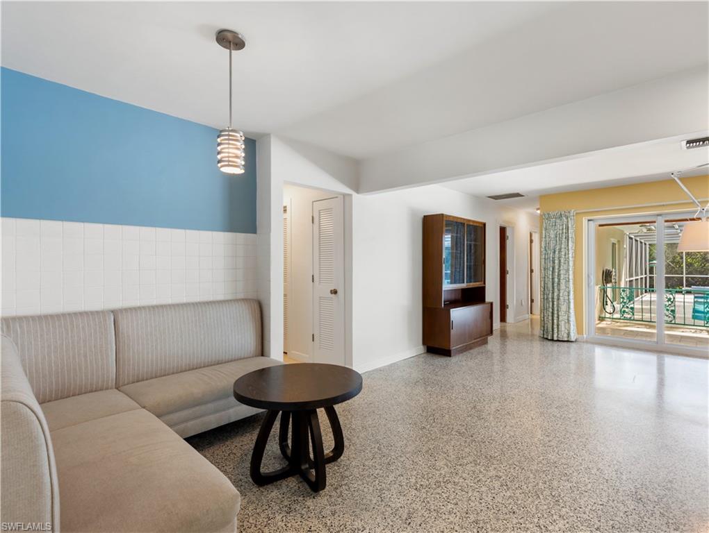 YORK MANOR - Residential