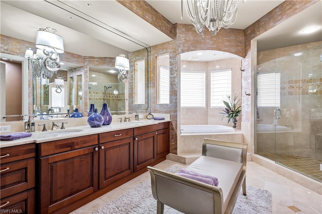 THE PARAMOUNT - Residential