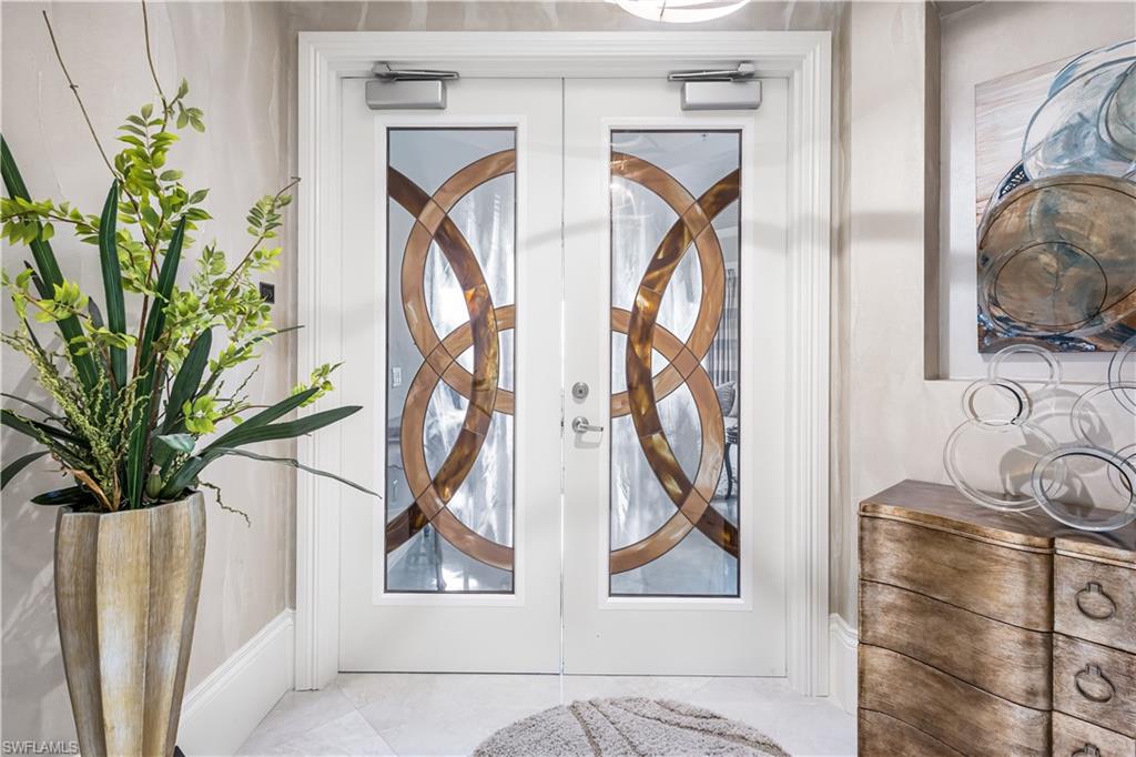 THE PARAMOUNT - Residential