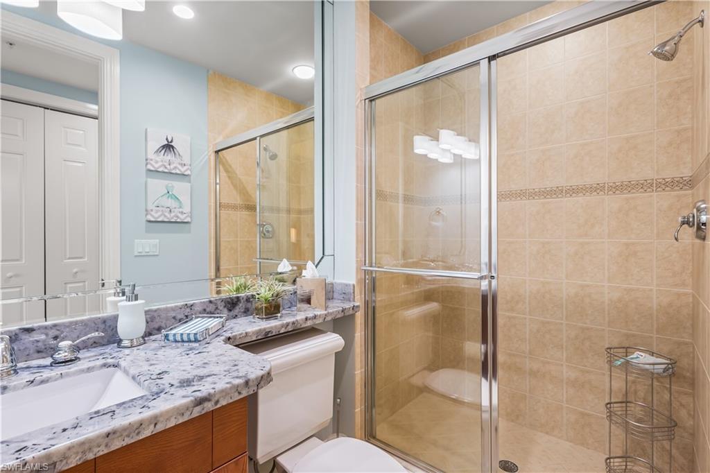 THE PARAMOUNT - Residential