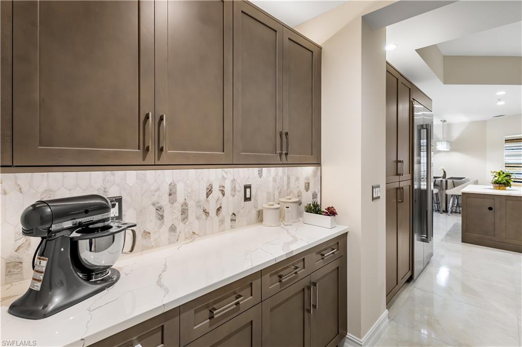 THE PARAMOUNT - Residential