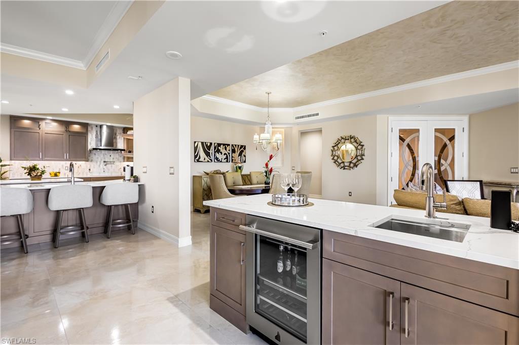 THE PARAMOUNT - Residential