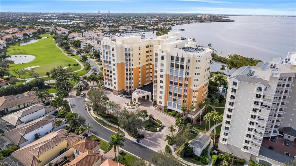 THE PARAMOUNT - Residential