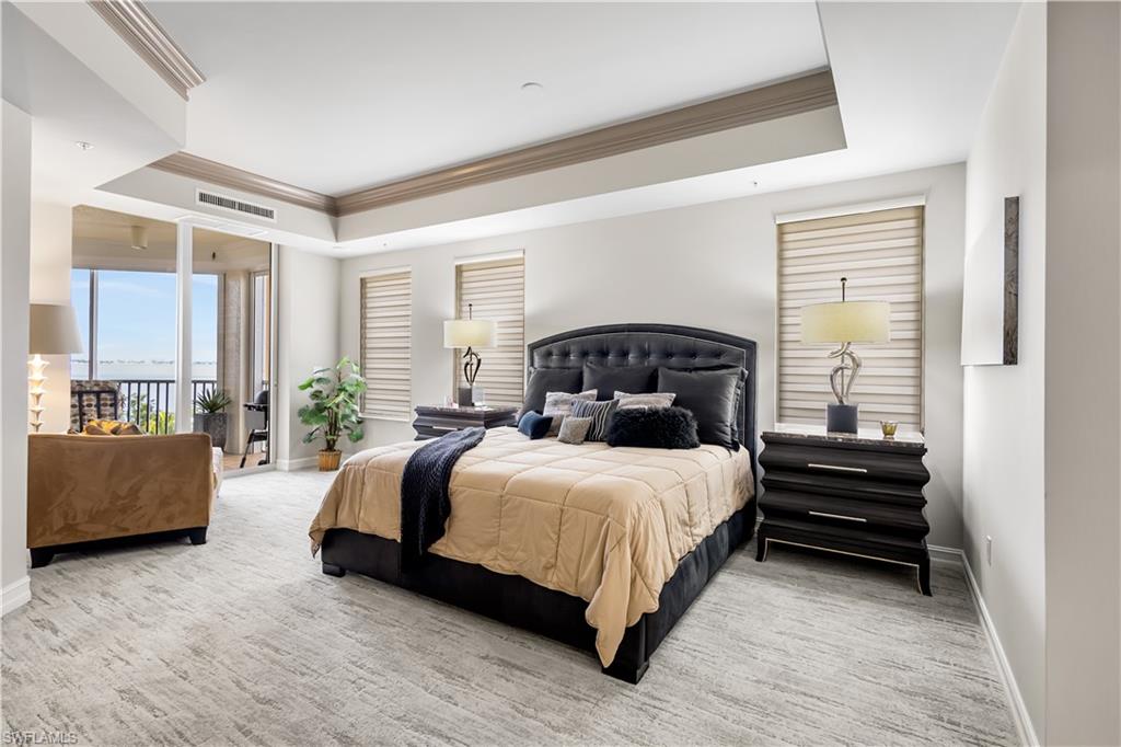 THE PARAMOUNT - Residential