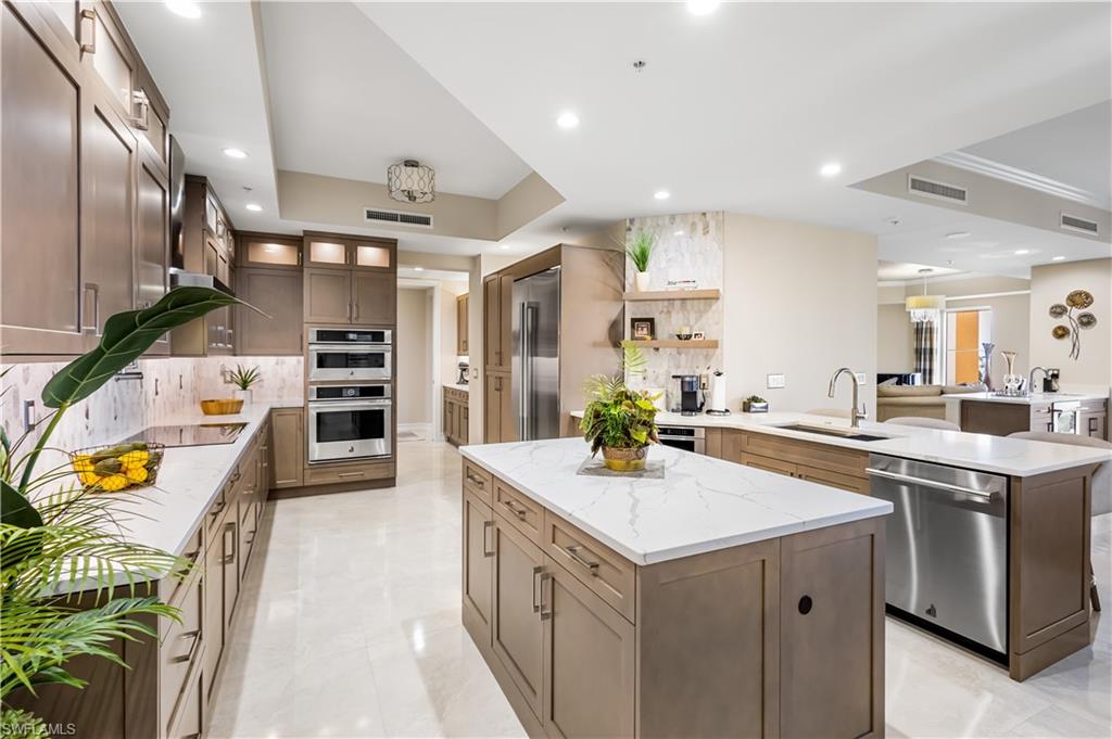 THE PARAMOUNT - Residential