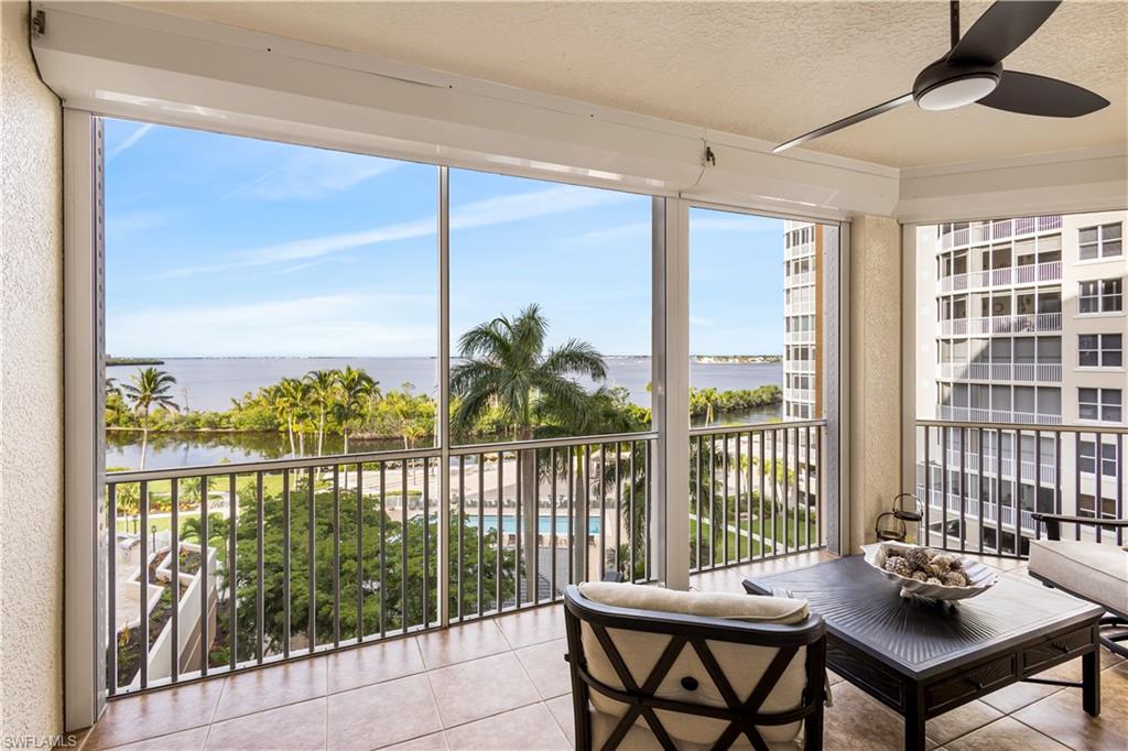 THE PARAMOUNT - Residential