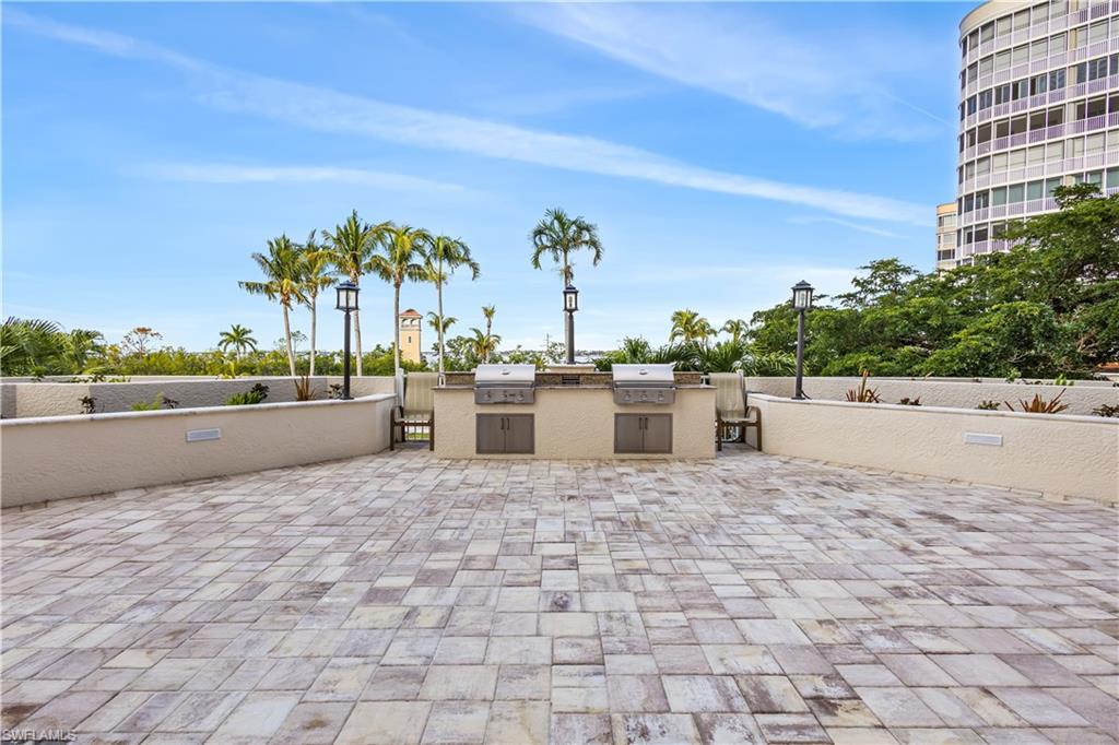 THE PARAMOUNT - Residential