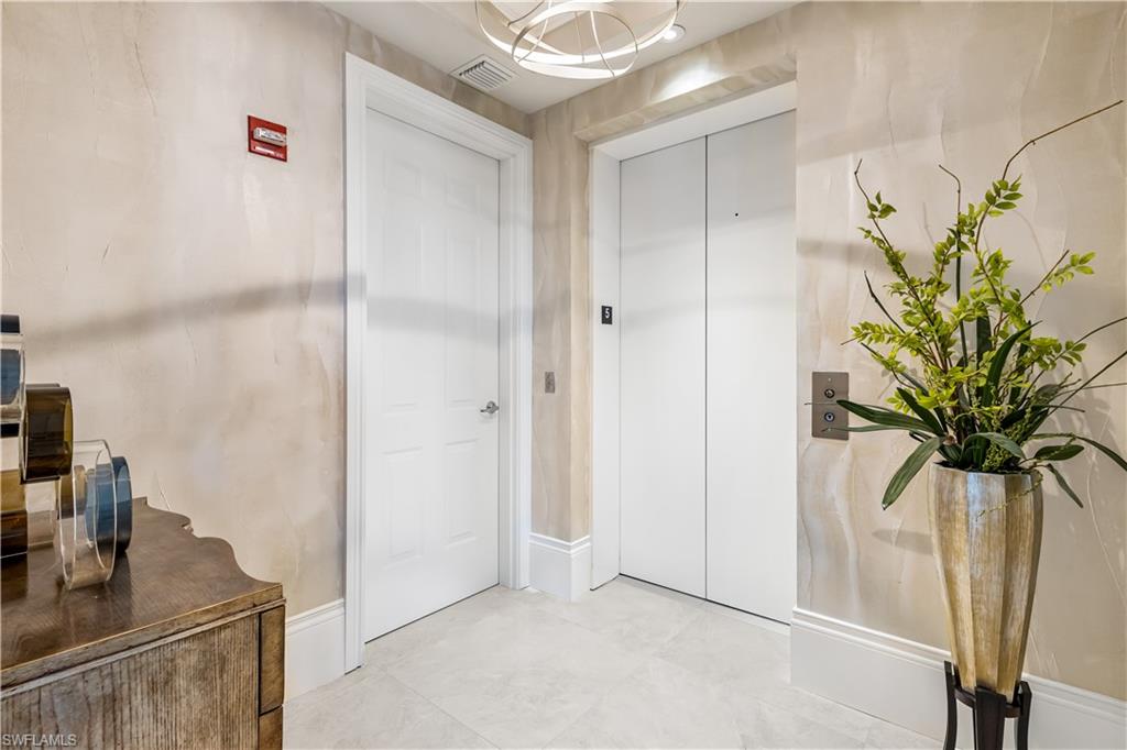 THE PARAMOUNT - Residential