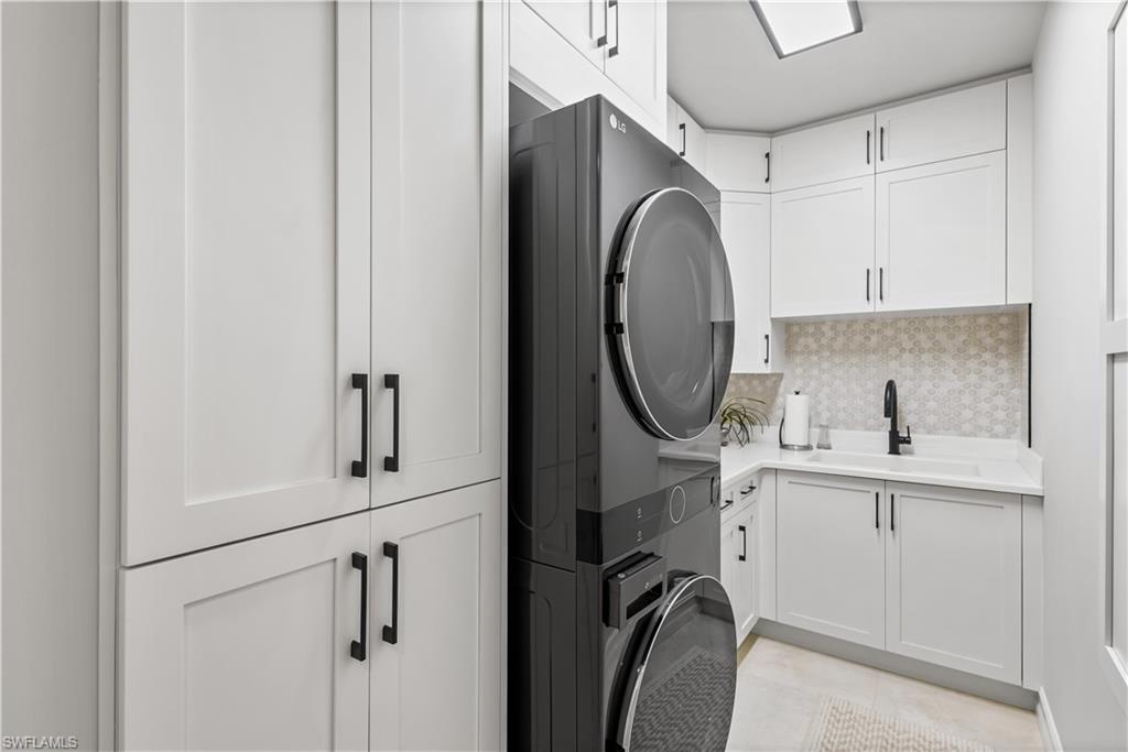 THE PARAMOUNT - Residential