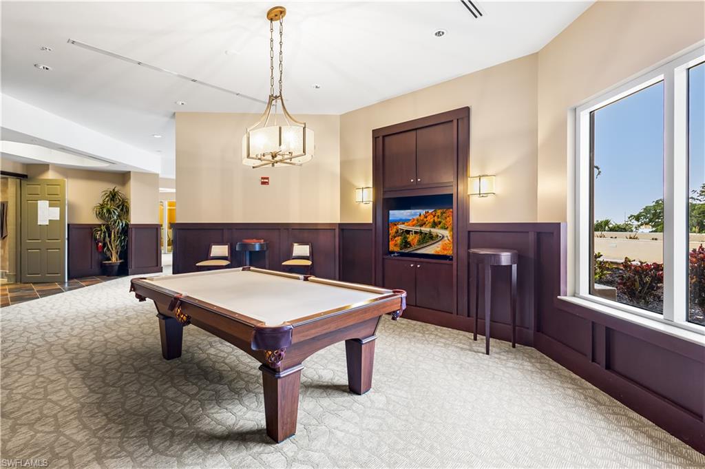 THE PARAMOUNT - Residential