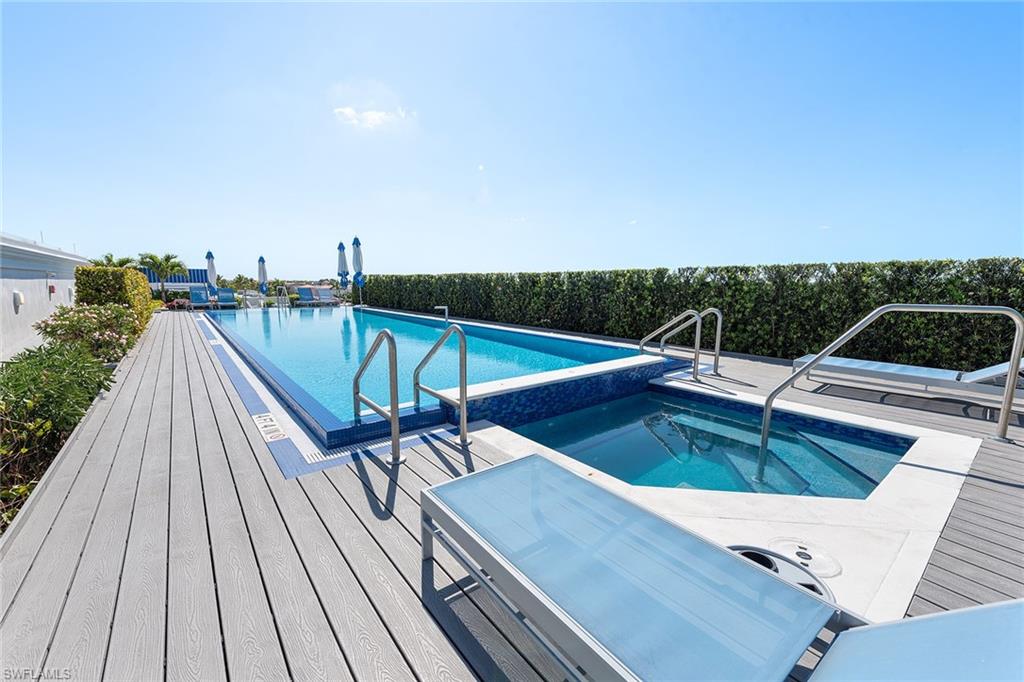 RESIDENCES AT 5TH & 5TH - Residential